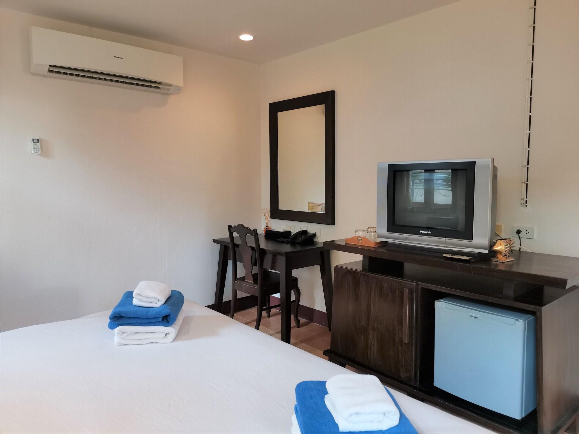 Holiday Villa, Lanta Koh Lanta Exterior photo